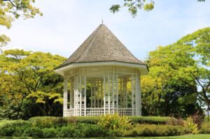 Pavillon Metall im eigenen Garten