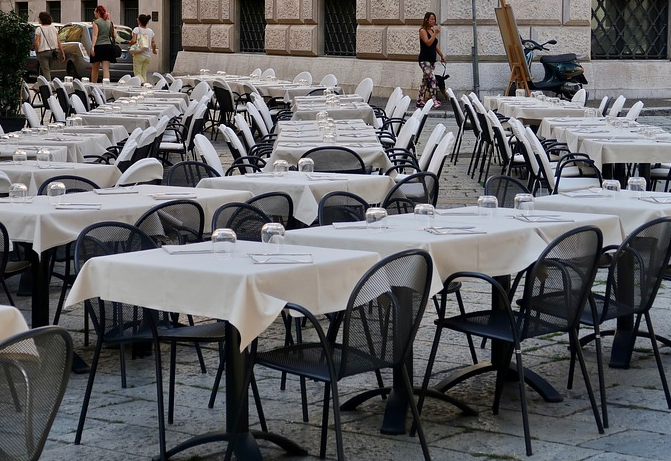 Tischdecken für ein Event mieten